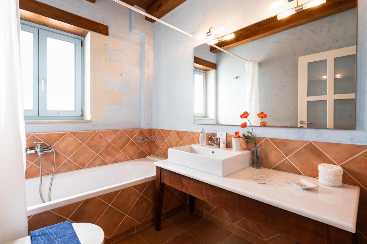 Beachfront Villa Turquoise With Private Pool, Bbq And Ping Pong Table Ханя Екстериор снимка
